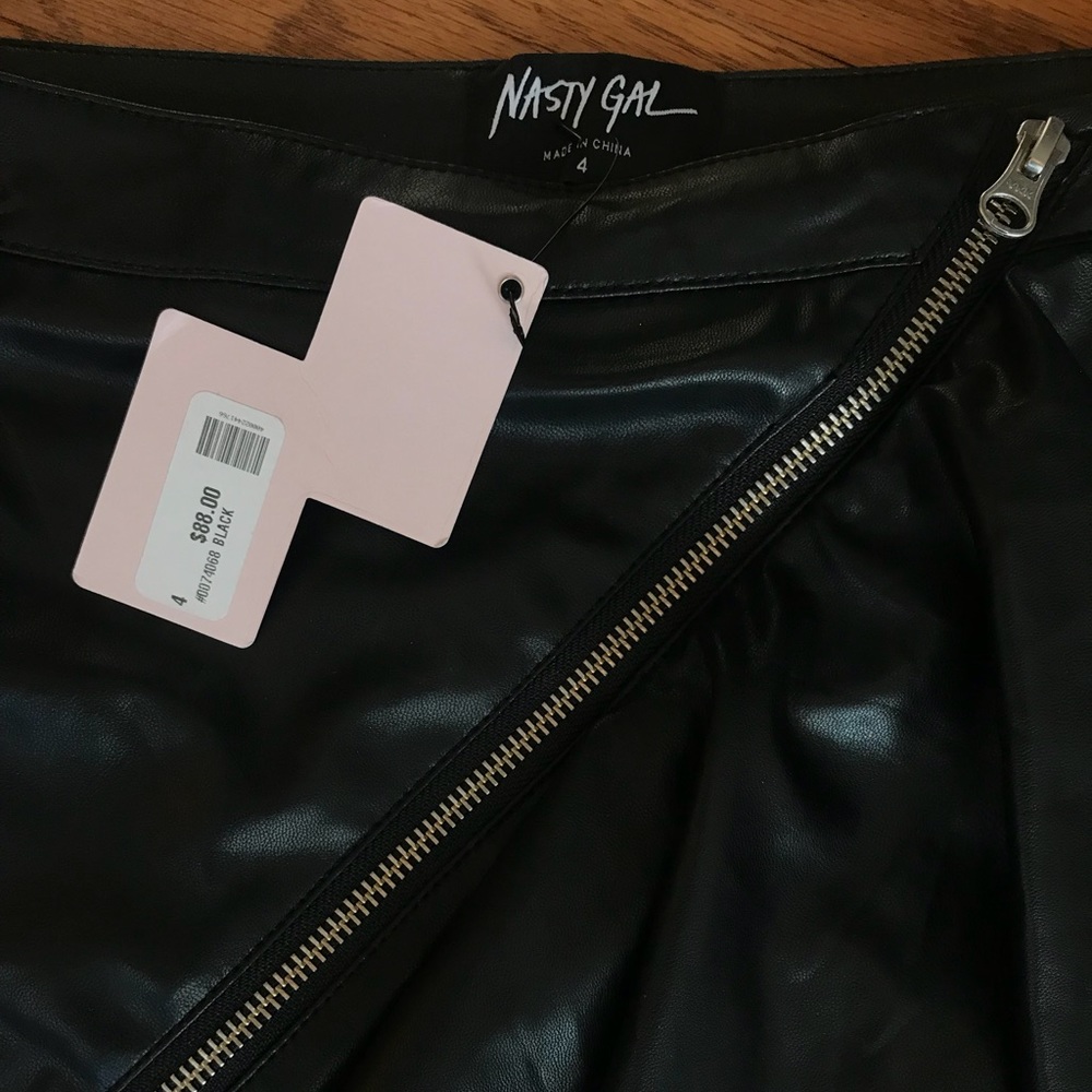 Nasty Gal Ruffle Mini - Picture 4 of 4